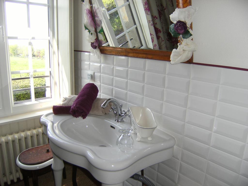 Le Relais Du Mont Chauve Bed & Breakfast Caumont-Sur-Aure Room photo